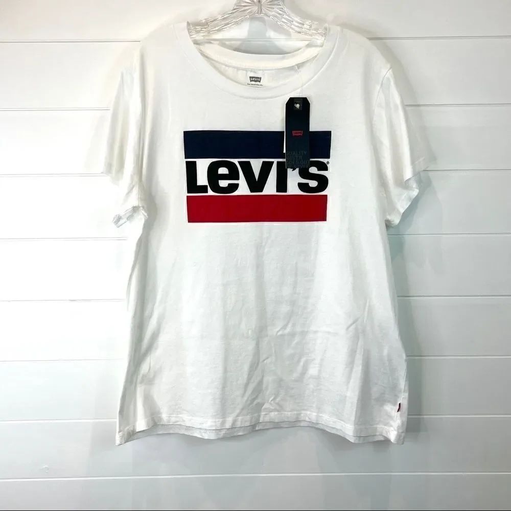 🌺3 FOR $20🌺 - NWT Levi’s T Shirt white 1X